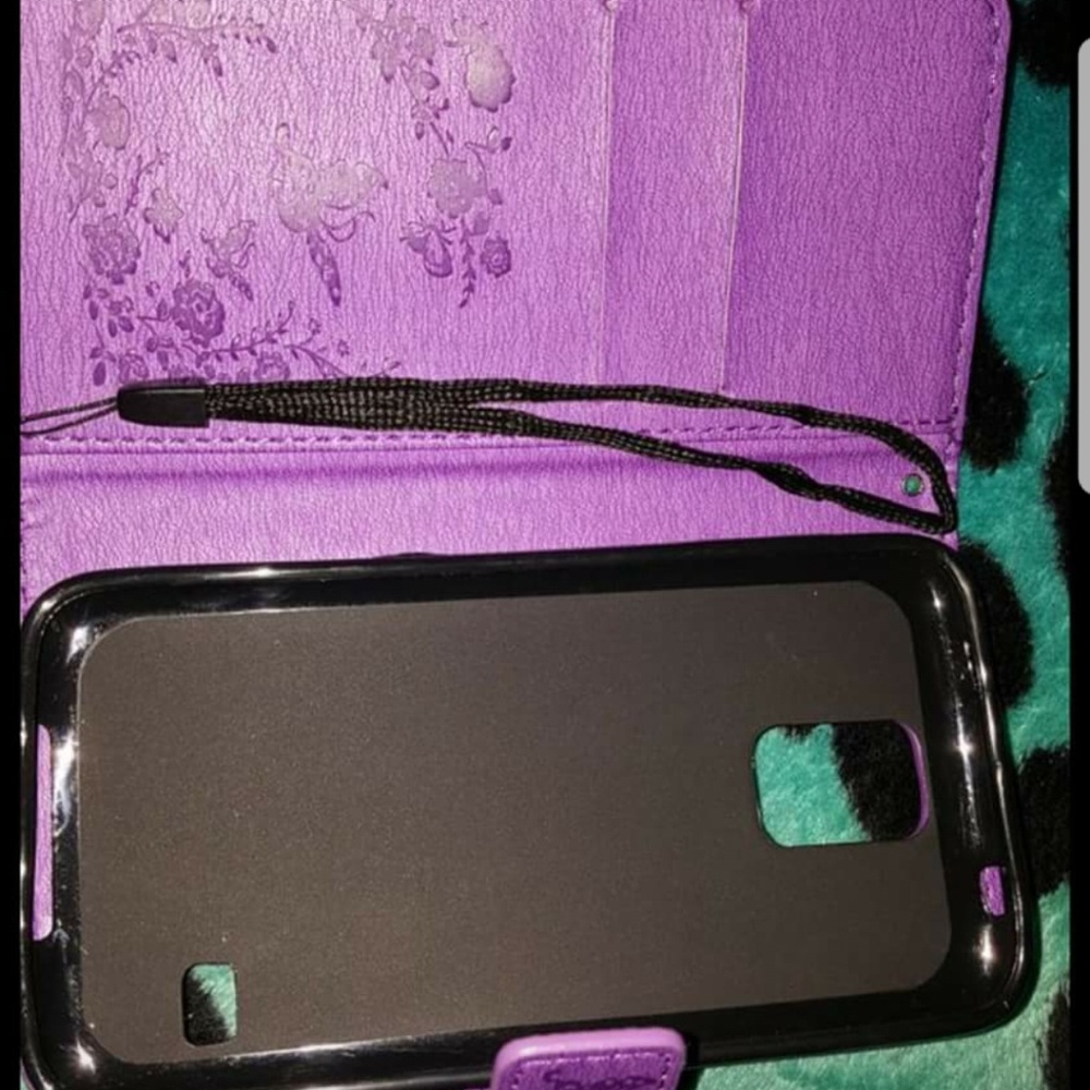 SAMSUNG S5 PHONE AND CREDIT CARD CASE.
BRAND NEW